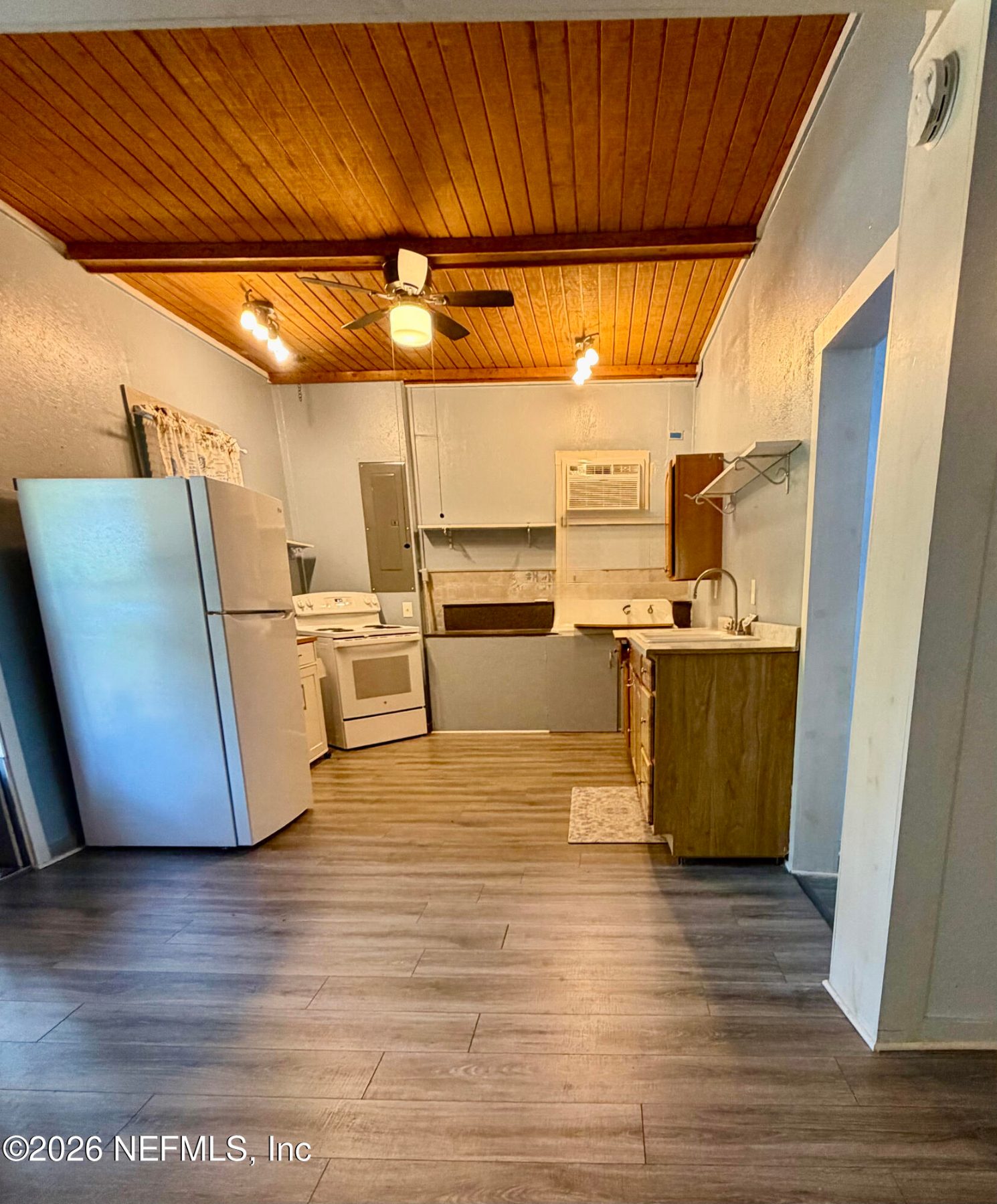 Updated kitchen with new appliances
